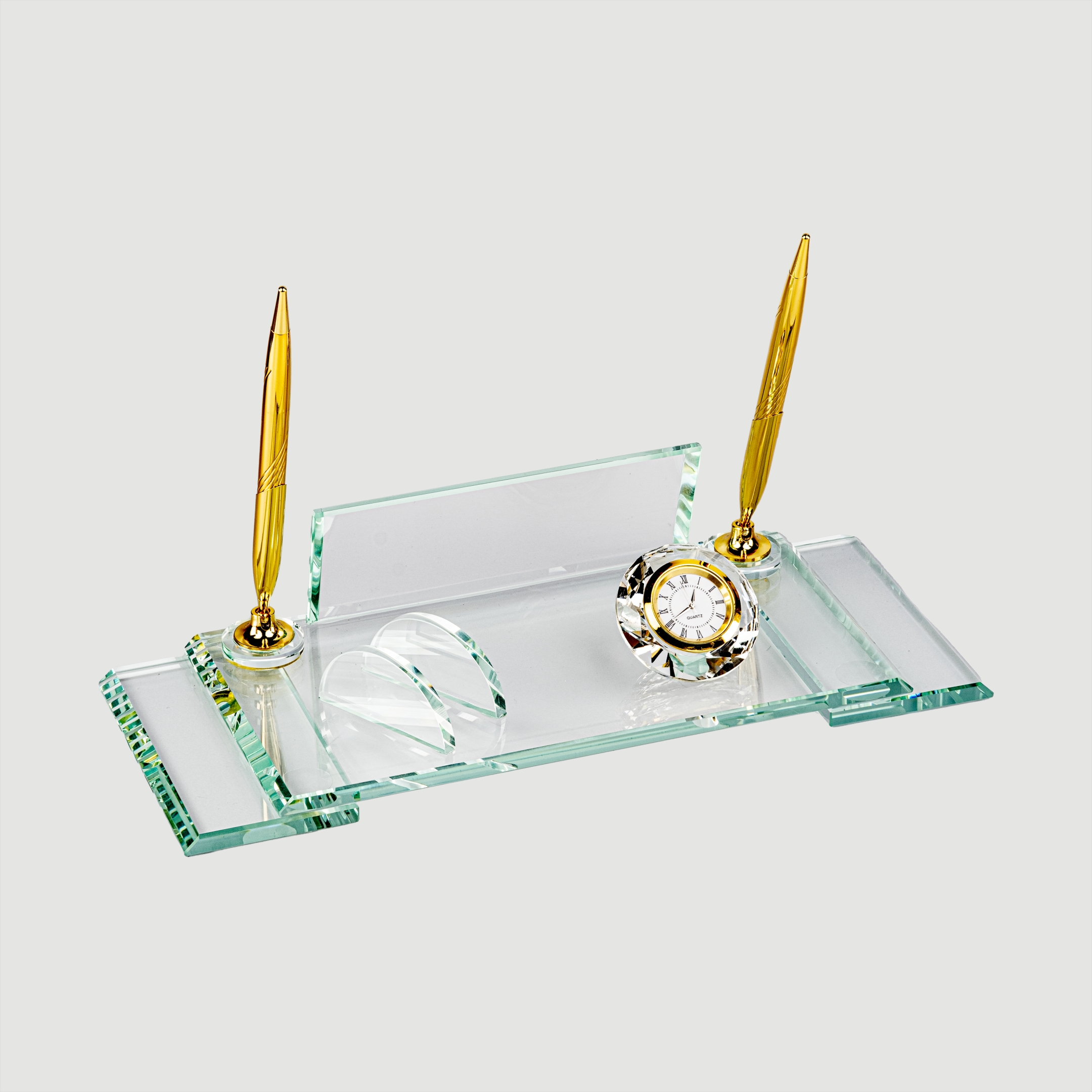 seffaf-kristal-masa-isimligi